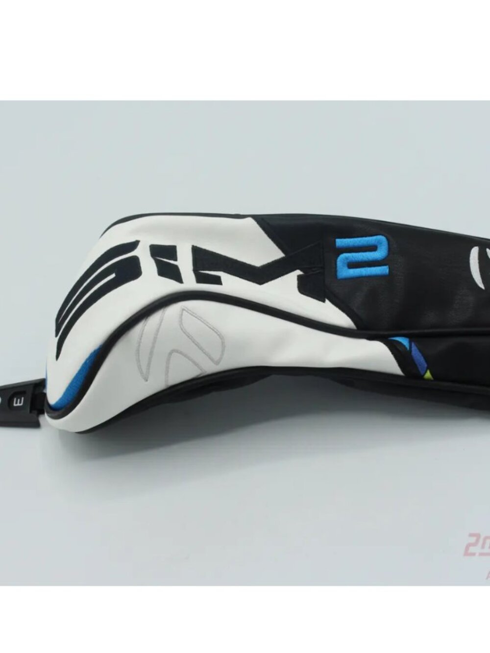 Taylormade. NWOT SIM2  Fairway wood headcover